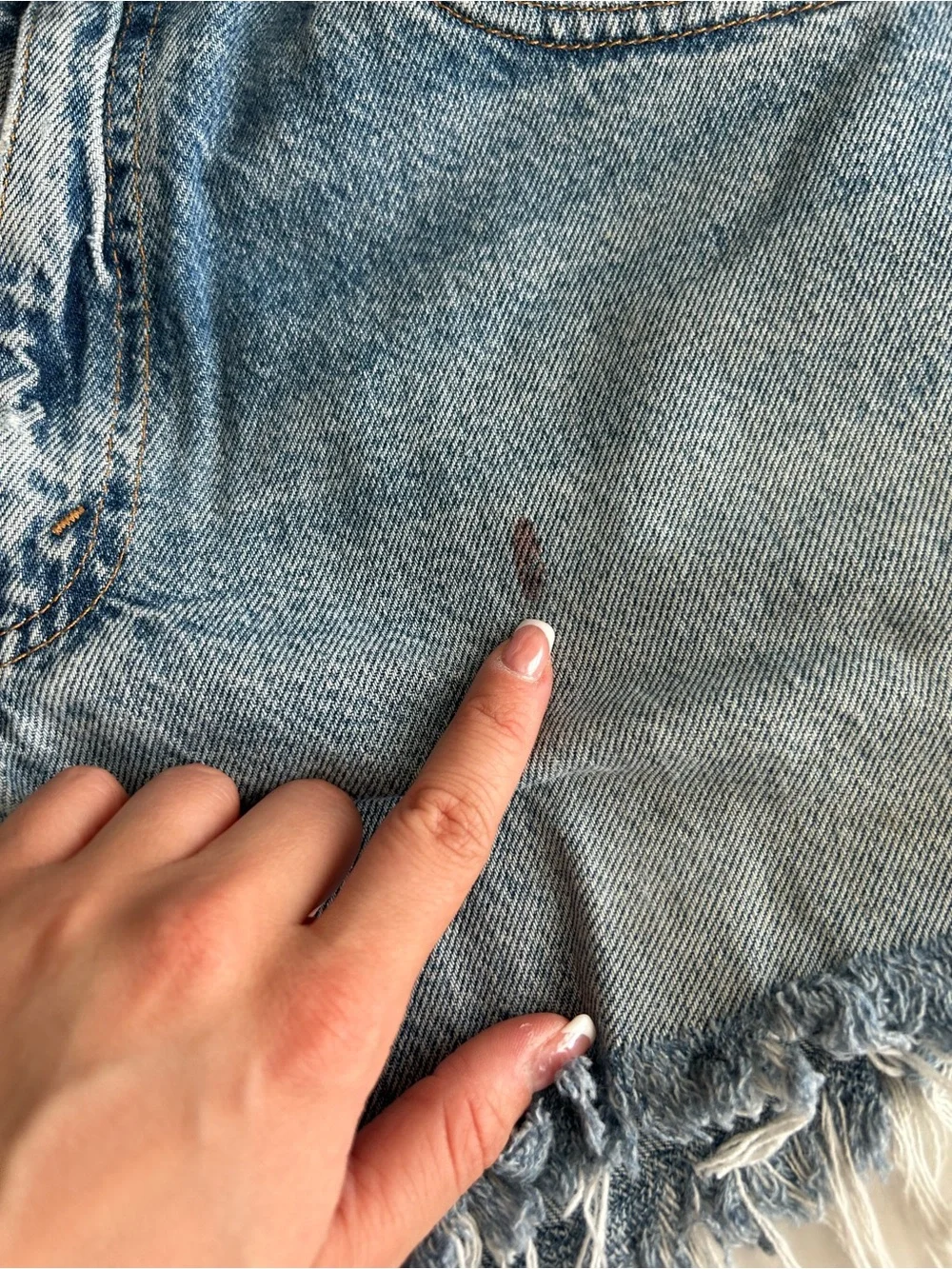 Levi's 550s Light Wash Distressed Denim Cutoff Shorts - Picture 7 of 15